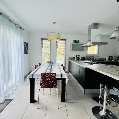 Maison Familiale Au Coeur D'hasparren, 2 Chambres, 2 Salles D'eau, Jardin Cloture, Animaux Acceptes - Fr-1-495-131 Holiday home
