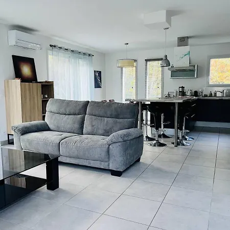 Tatil Evi Maison Familiale Au Coeur D'hasparren, 2 Chambres, 2 Salles D'eau, Jardin Cloture, Animaux Acceptes - Fr-1-495-131