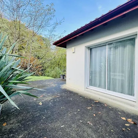 Maison Familiale Au Coeur D'hasparren, 2 Chambres, 2 Salles D'eau, Jardin Cloture, Animaux Acceptes - Fr-1-495-131