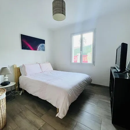 Tatil Evi Maison Familiale Au Coeur D'hasparren, 2 Chambres, 2 Salles D'eau, Jardin Cloture, Animaux Acceptes - Fr-1-495-131 Hasparren