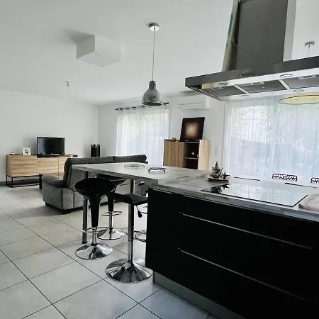 Maison Familiale Au Coeur D'hasparren, 2 Chambres, 2 Salles D'eau, Jardin Cloture, Animaux Acceptes - Fr-1-495-131 Holiday home Hasparren