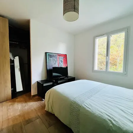 Maison Familiale Au Coeur D'hasparren, 2 Chambres, 2 Salles D'eau, Jardin Cloture, Animaux Acceptes - Fr-1-495-131 *